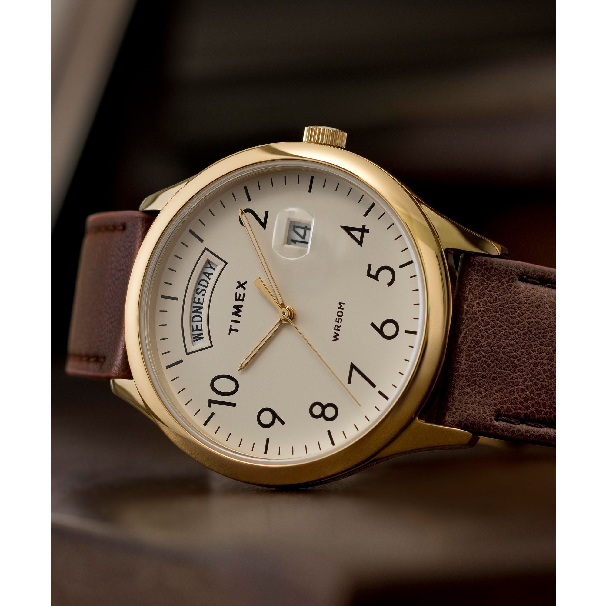 TW2W68400 Modern Easy Reader de hombre pulsera de piel 40 mm