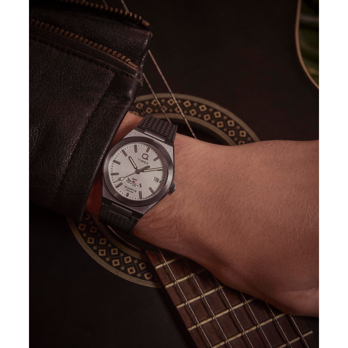 TW2Y12200 Timex Q Continental GMT de hombre correa de resina