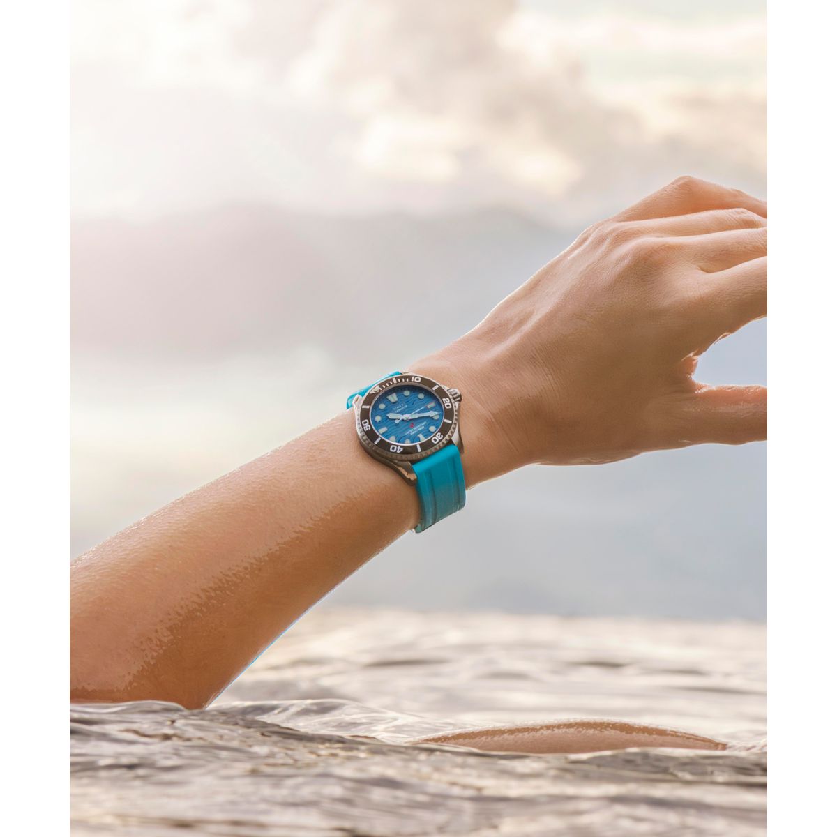 TW2Y40400 Deepwater Meridian unisex pulsera de resina
