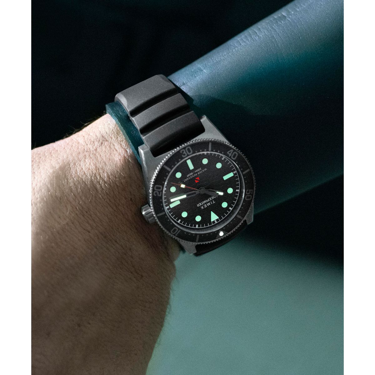 TW2W74700 Deepwater de hombre correa de resina