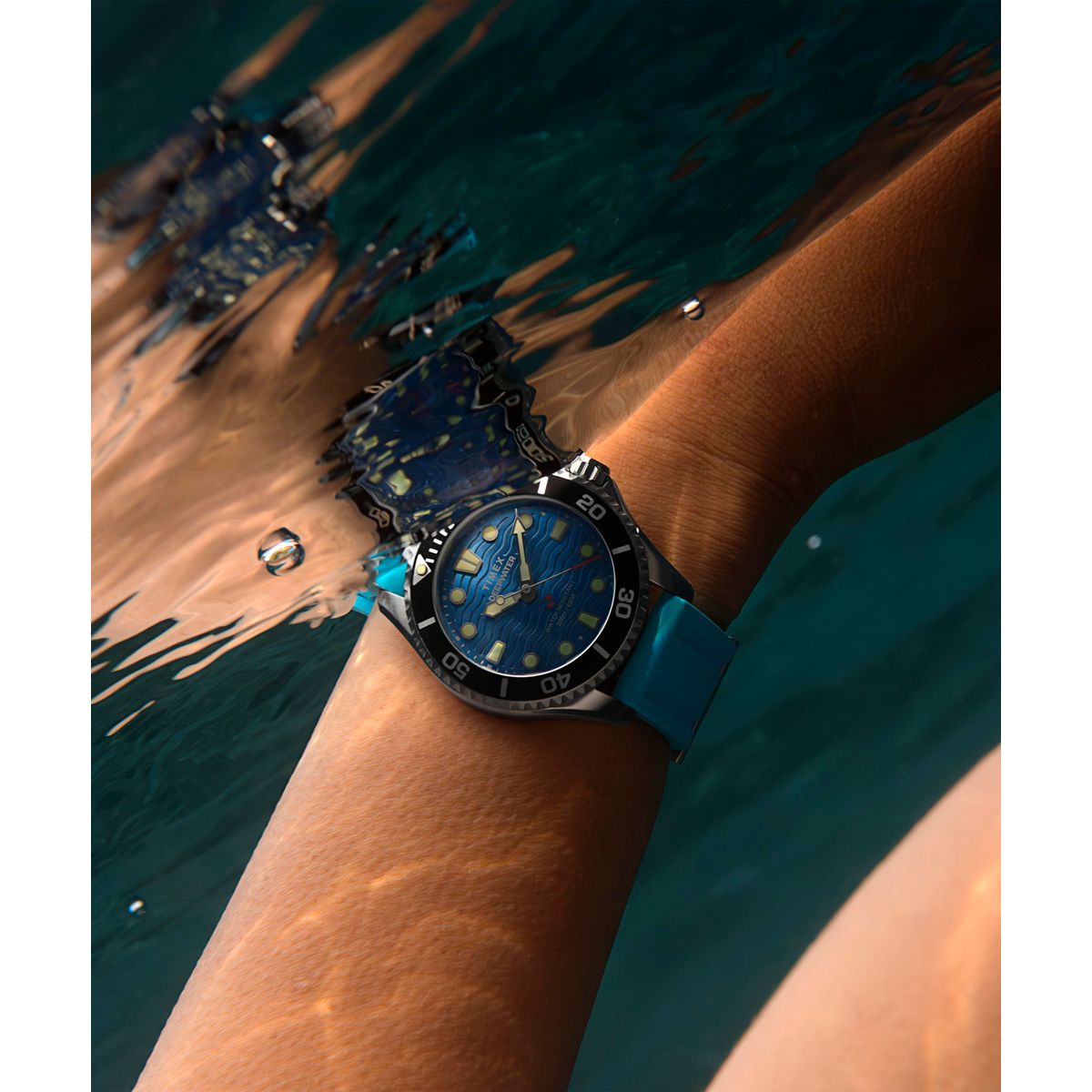 TW2Y40400 Deepwater Meridian unisex pulsera de resina