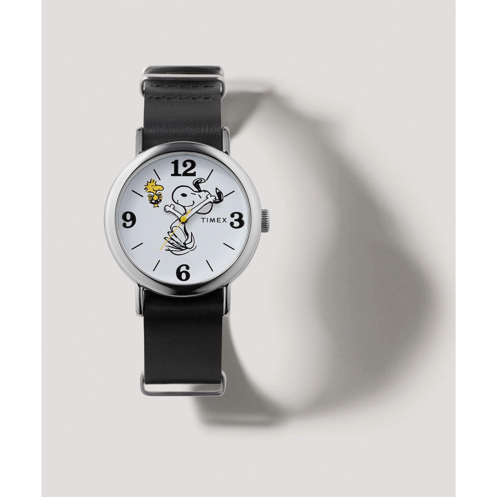 TW2Y60900 Weekender Snoopy Peanuts de hombre correa de piel