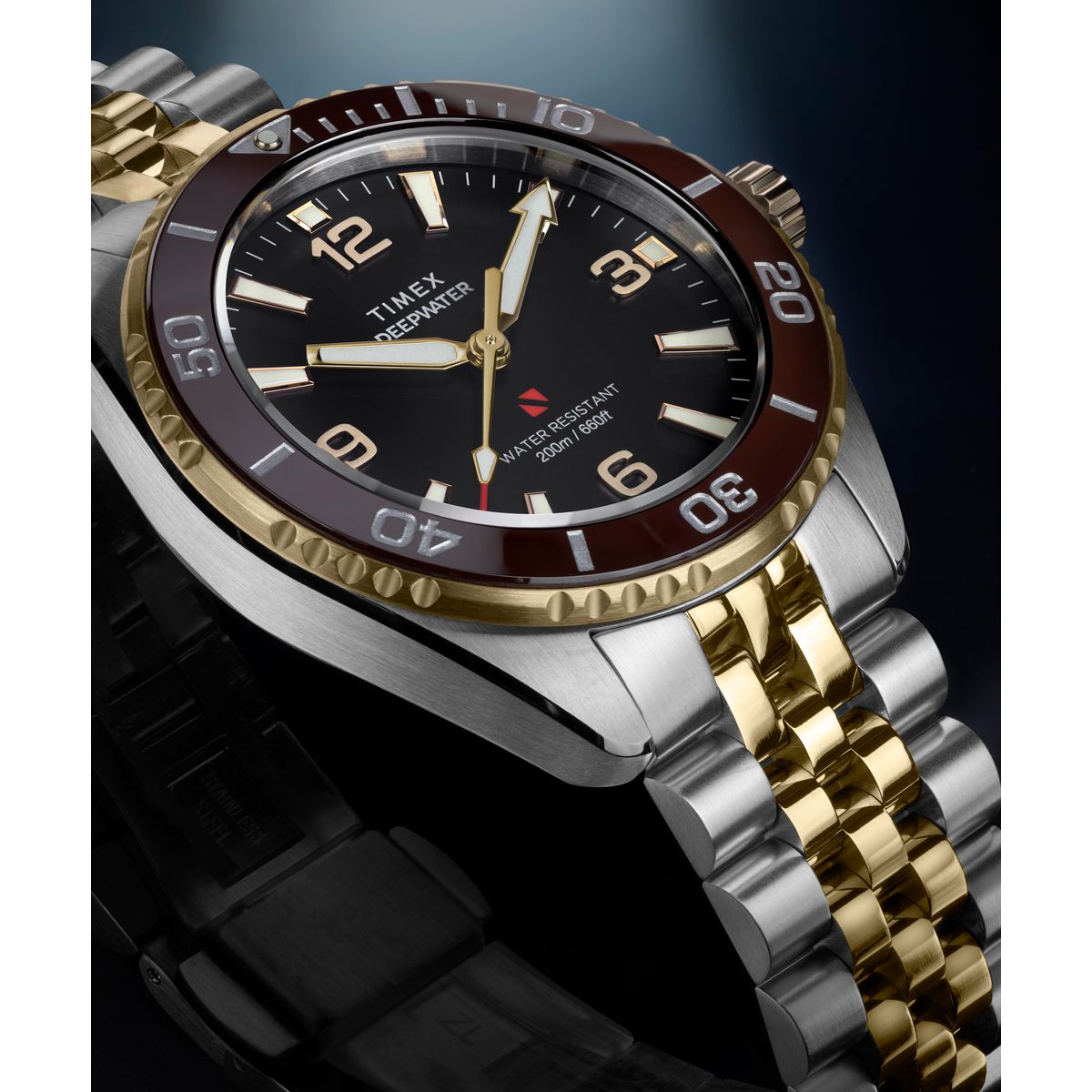 TW2Y64700 Deepwater de hombre banda de metal