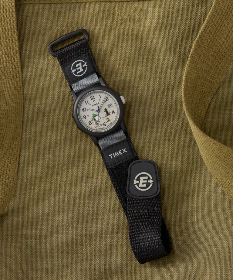 TW4B29100 Timex Expedition x Snoopy de hombre pulsera de tela