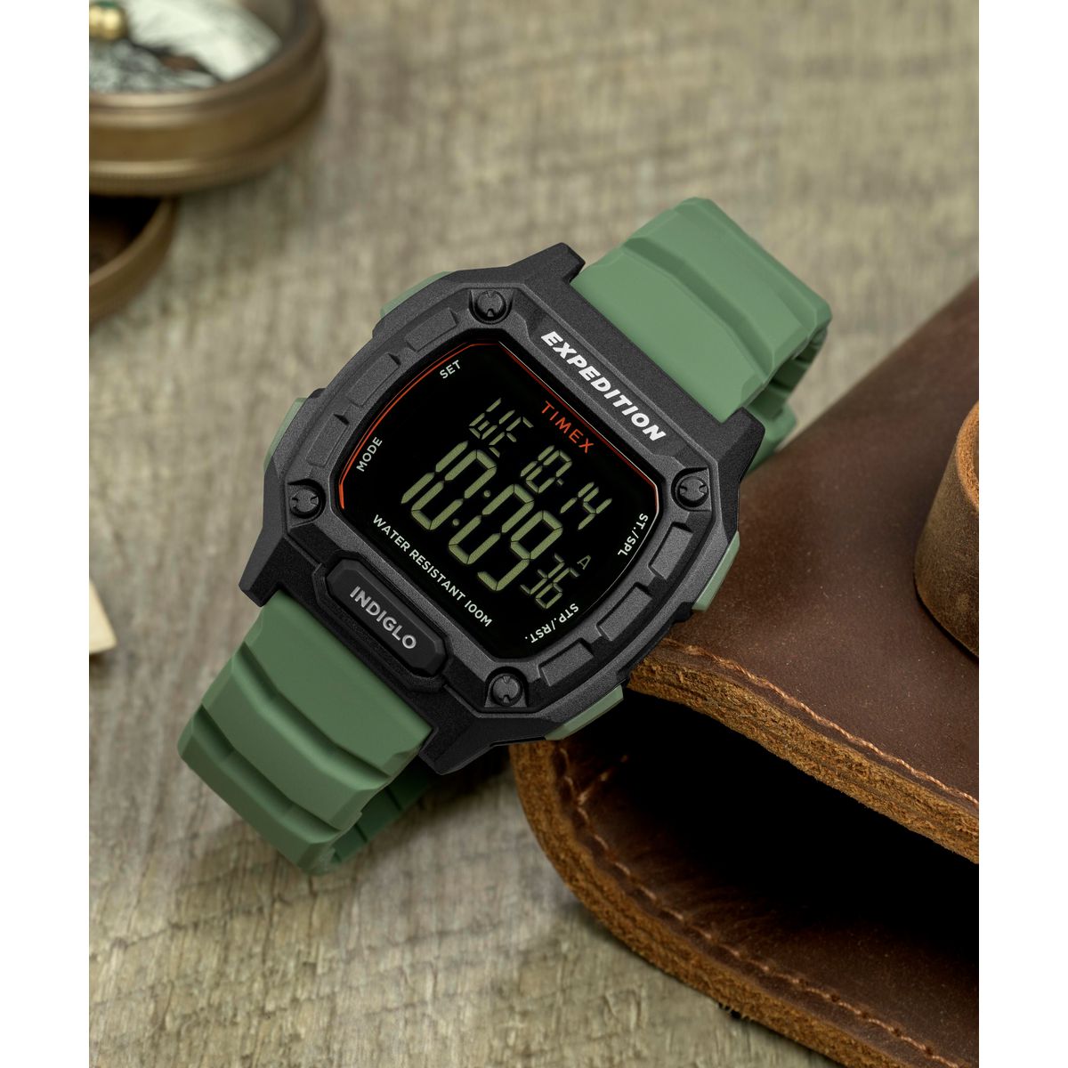 TW4B34500 Expedition digital de hombre correa de resina